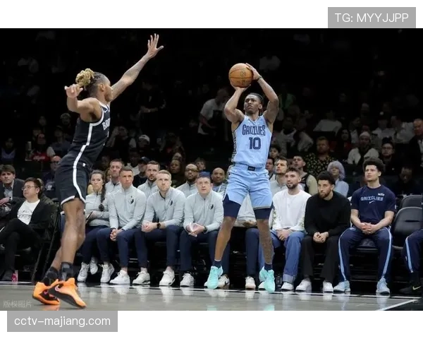 灰熊六人得分上双，击败马刺结束十连败